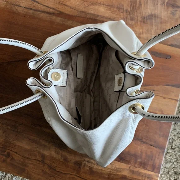 Michael Kors Purse - Picture 5 of 9